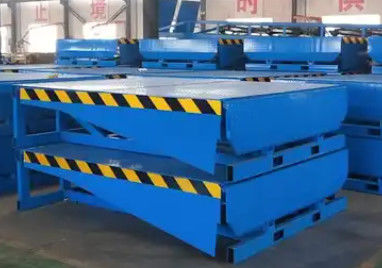 25000-40000LBS 안전 디자인 도크 도어 레벨러 워크샵 자동 도크 플레이트 사용자 정의 가능한 입술 길이가 기계 디자인